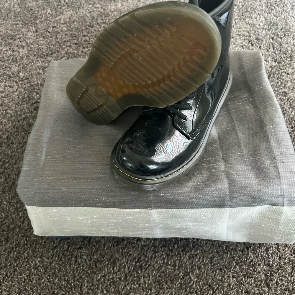 Dr. Martens Patent Boot Sz. 3 - Picture 2 of 4